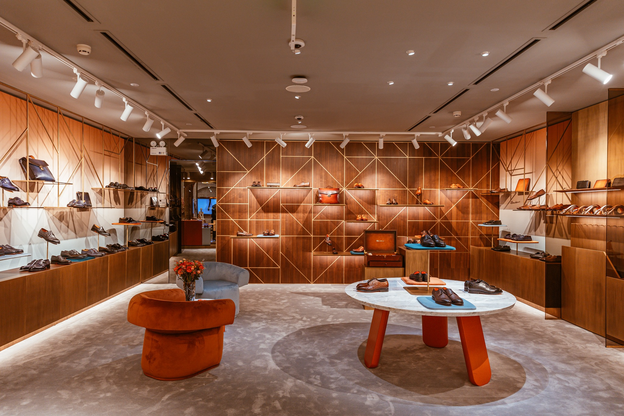 Trang Tien Plaza, Luxuary Department Store. Louis Vuitton. Hanoi